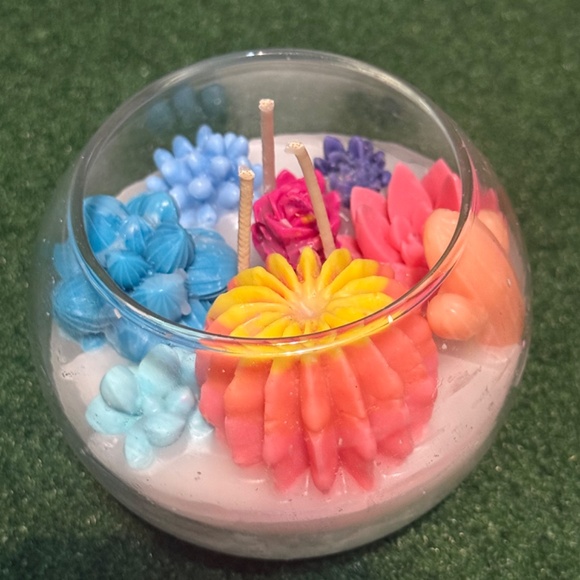 ❌SOLD❌ Succulent Cactus Handmade 3 Wick Candle YSL Black Opium Scent - Picture 2 of 8